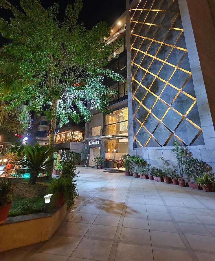 Tgv Hotel อาเมดาบัด ภายนอก รูปภาพ